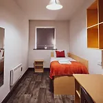 דירה Clarion Village
